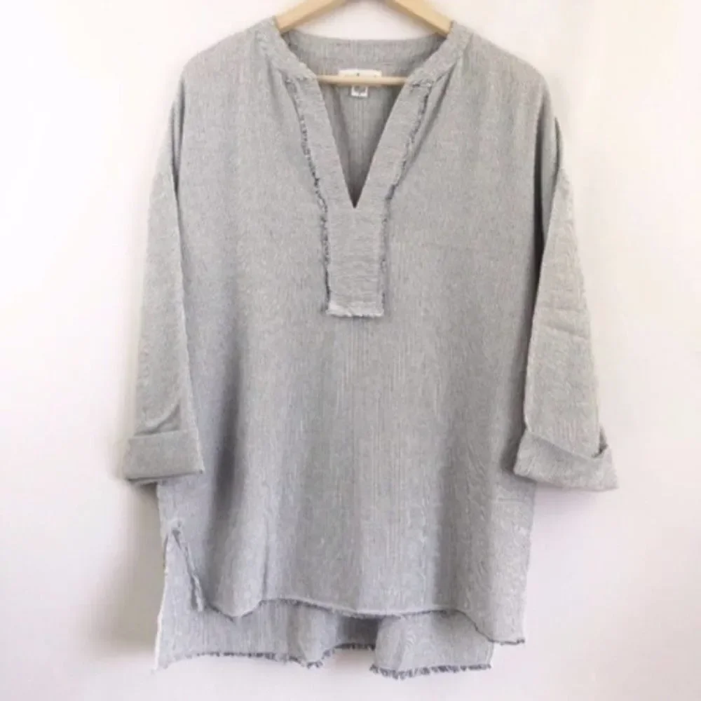 VELVET BY GRAHAM & SPENCER Drinn Split Neck Top - Picture 1 of 8